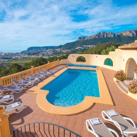 Villa Aguila - *